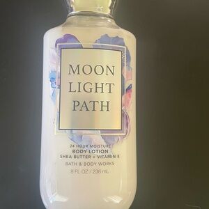 Moon Light Path Moisturizing Body Oil with Floral Accents
